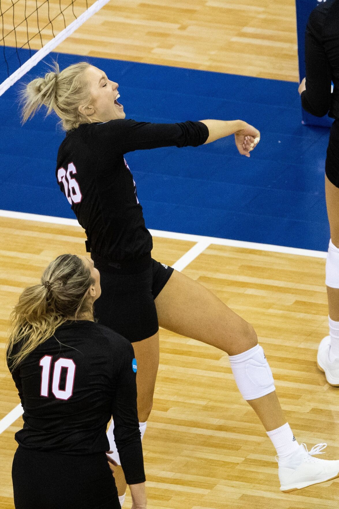 042021-owh-spo-nuvolley-ar43